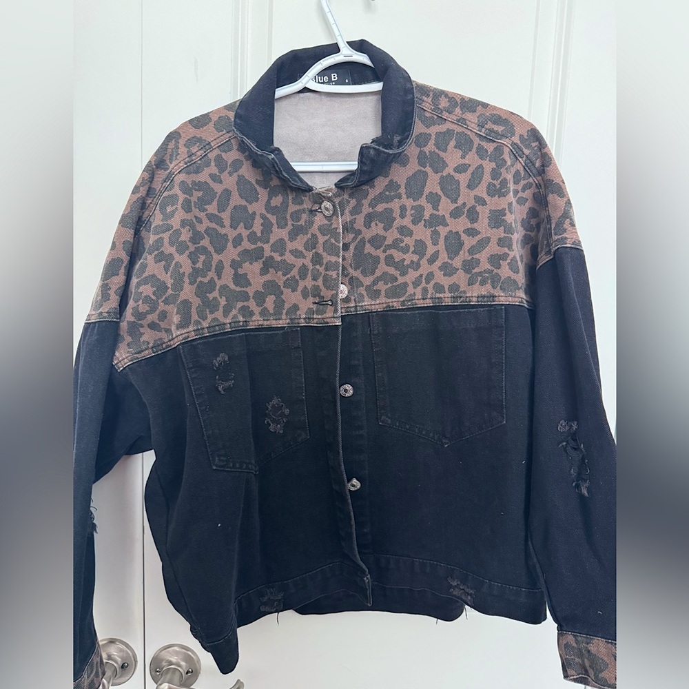 BLUE b black and animal print jacket size S